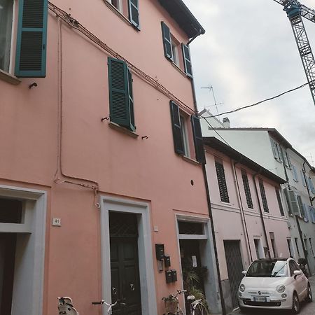 Il Nido Di Silvia A Due Passi Dal Teatro Rossini Apartment เปซาโร ภายนอก รูปภาพ